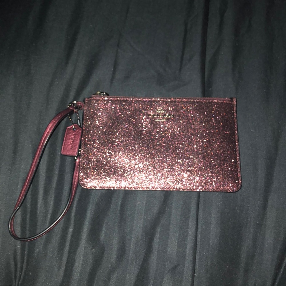 Used coach wristlet. Excellent condition